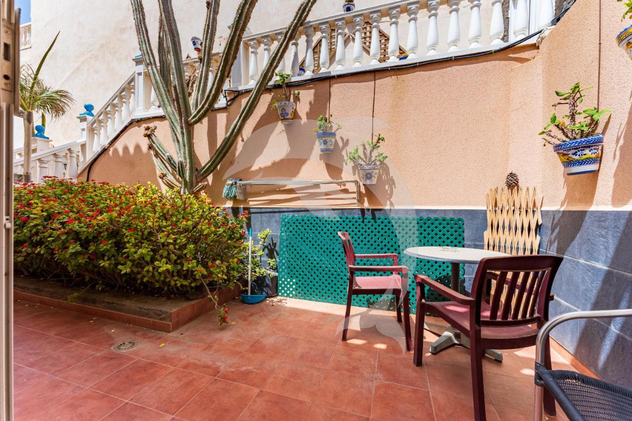 אל מדאנו Apartamentos Los Delfines מראה חיצוני תמונה