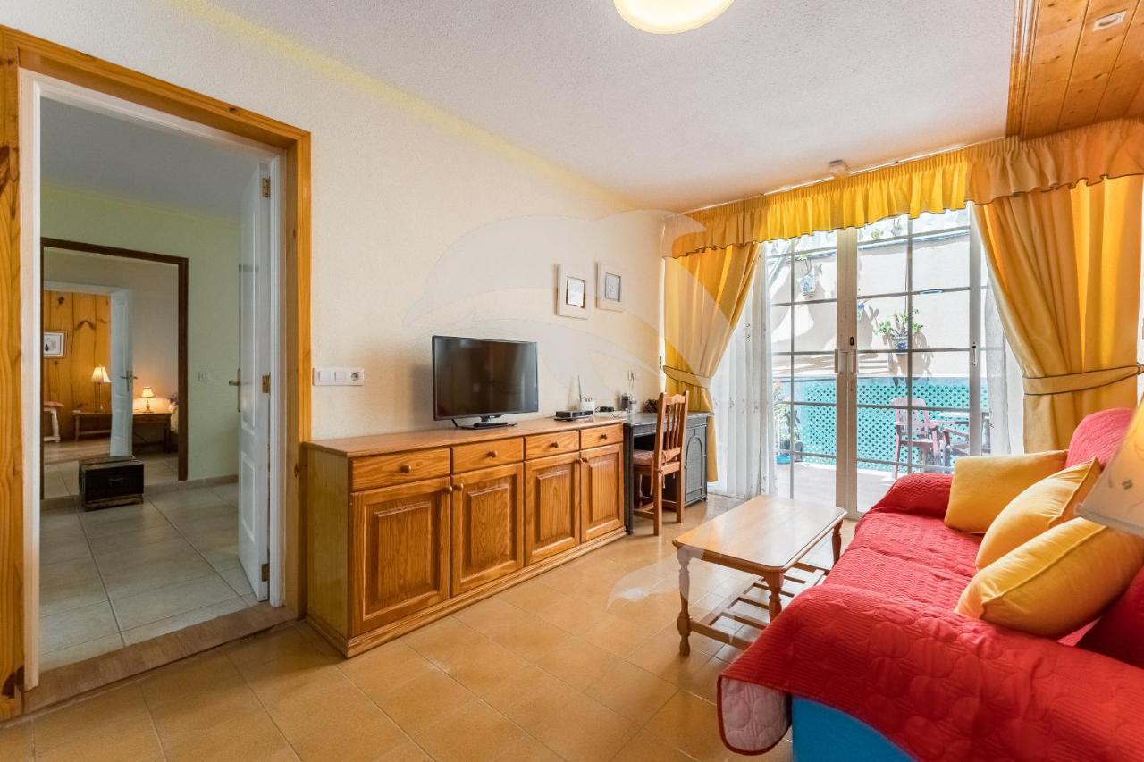 אל מדאנו Apartamentos Los Delfines מראה חיצוני תמונה