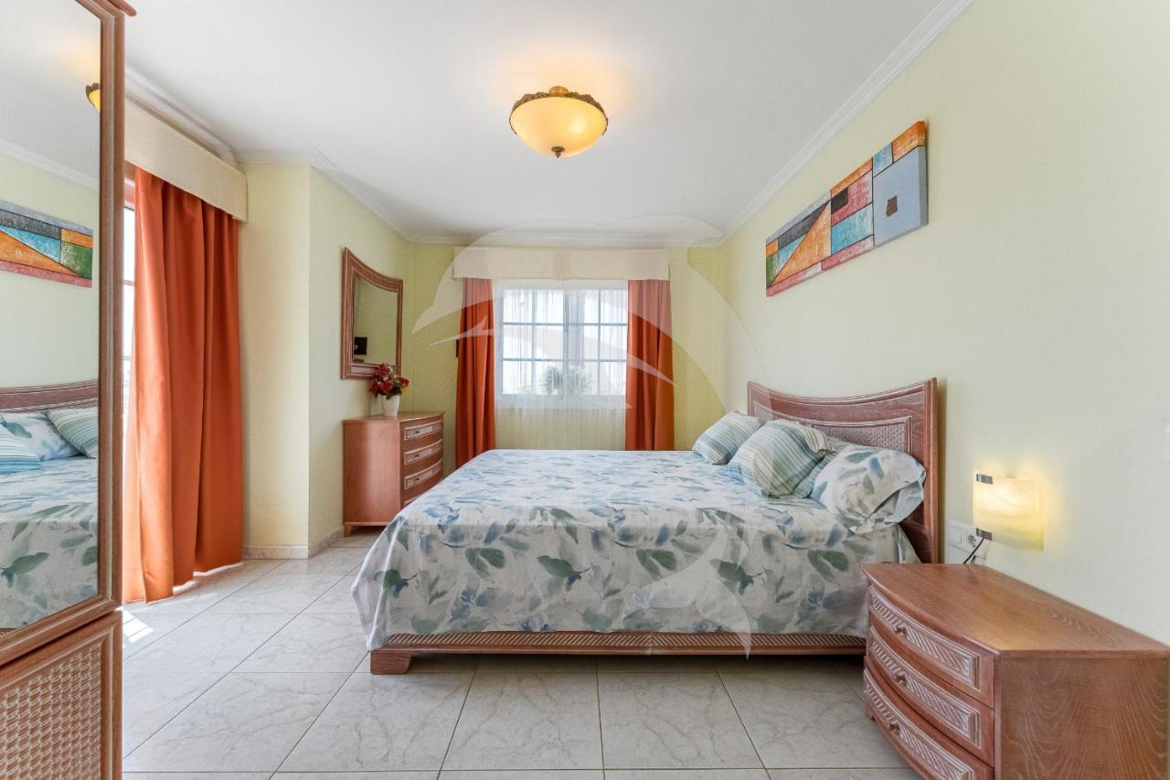 אל מדאנו Apartamentos Los Delfines מראה חיצוני תמונה