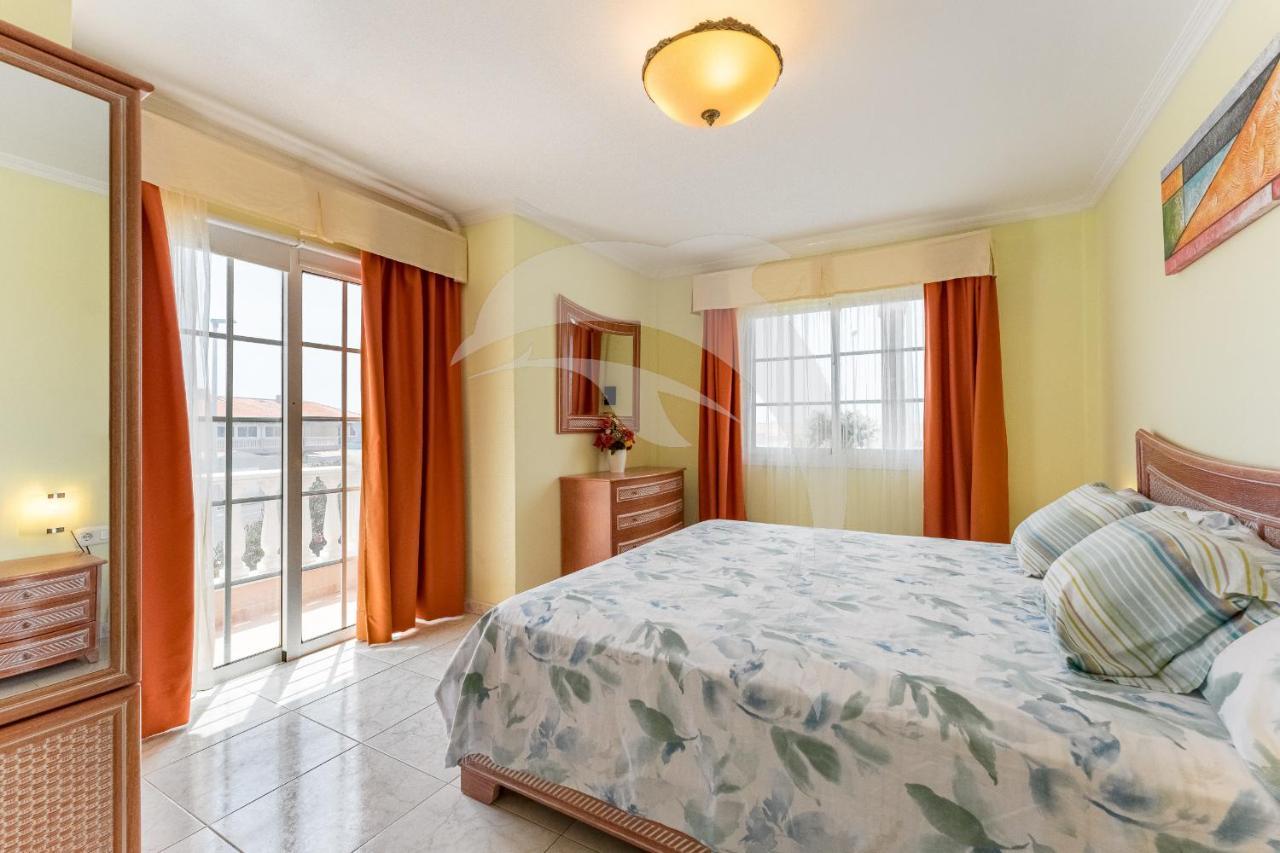אל מדאנו Apartamentos Los Delfines מראה חיצוני תמונה