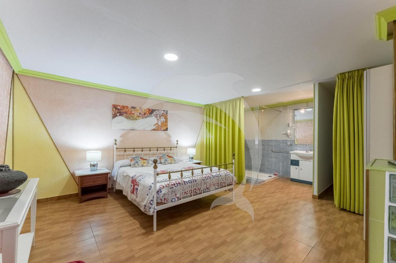 אל מדאנו Apartamentos Los Delfines מראה חיצוני תמונה